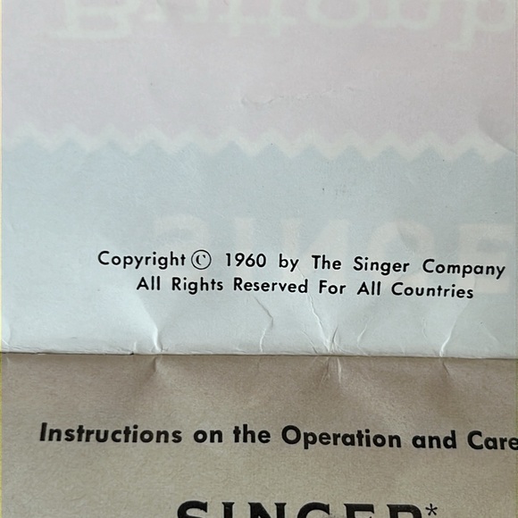 Singer Buttonholer Pink Vintage Oval clamshell case - Picture 10 of 12